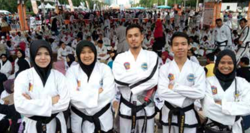 MAlAYSIA BOOK OF RECORDS: ‘MOST NuMBER OF PARTICIPANT IN TAEKwAN-DO PlANKS BREAKINg DEMONSTRATION’